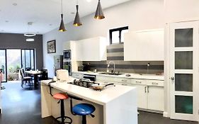Henry Villa - Homestay